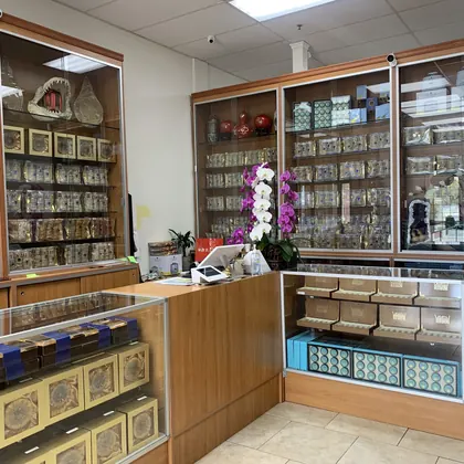 Ten Lei Yen, business photo 2